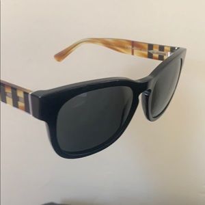 Burberry Sunglasses B 4226